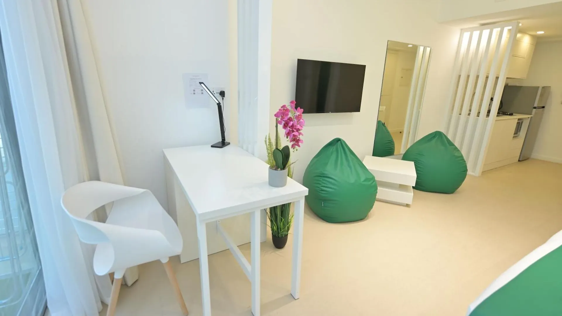 Discover The New And Improved Deep View Studio Ras el Kaïmah